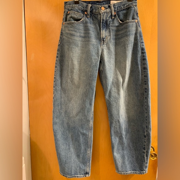 GAP Denim - GAP Women's Cropped Jeans in Classic Blue